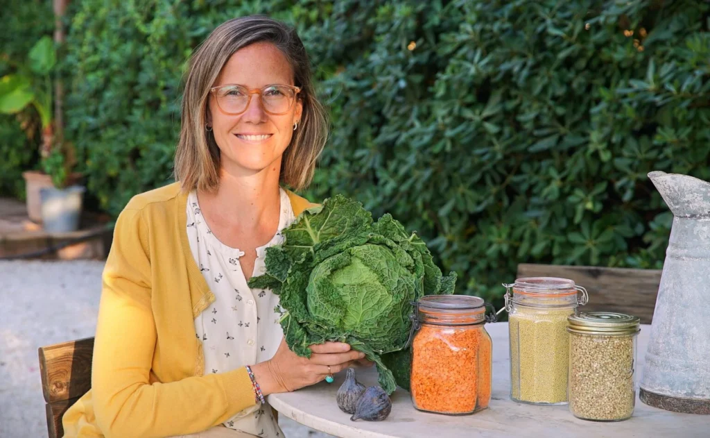 Laia con repollo y envasados naturales